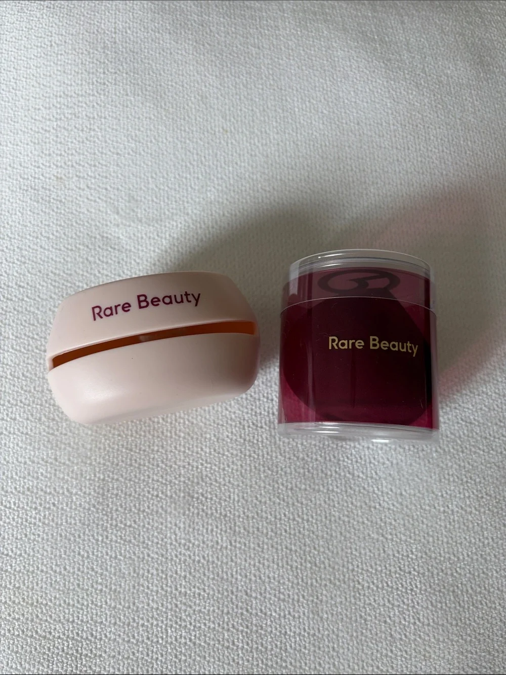 Rare Beauty soft touch makeup blending sponge w case